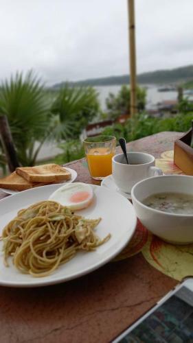 Hostal Baan Dongsak River View