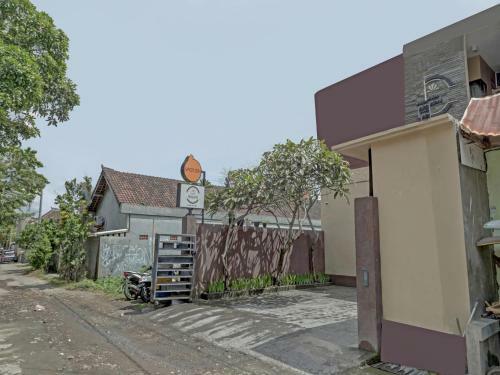 Hotel Vaccinated Staff - Spot On 90574 Pondok Anjani