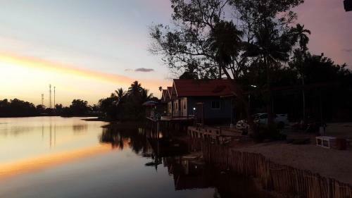 Hostal Khum Thong Resort