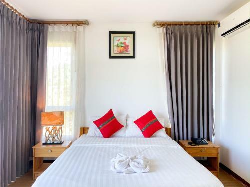 Hotel Monterey Park Resort