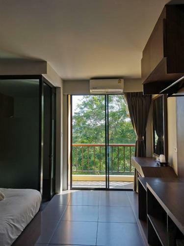 Yamin Seaview Hotel