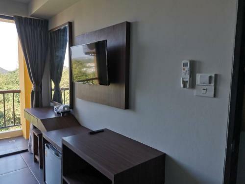 Yamin Seaview Hotel