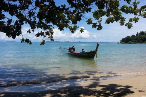 Koh Sirey Beachfront Pool Villa