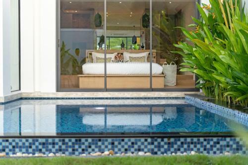 La Belle Pool Villa Phuket - Tropical Modern Living