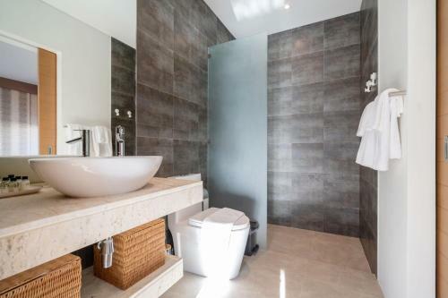La Belle Pool Villa Phuket - Tropical Modern Living