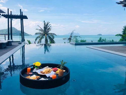 D-lux 4 Bed Sea View Villa With Private Beach
