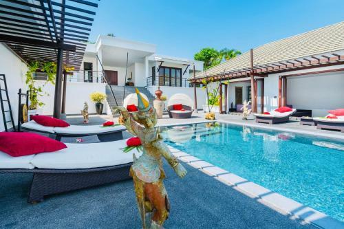 D-lux 4 Bed Sea View Villa With Private Beach