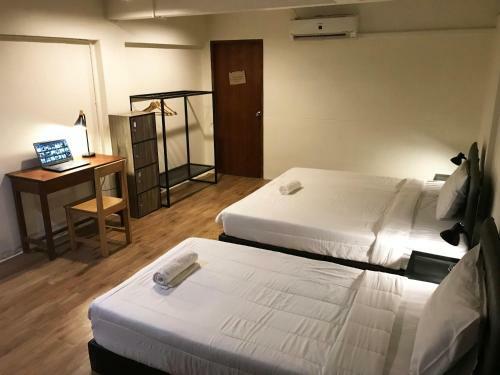 Boundary Hostel And Cafe