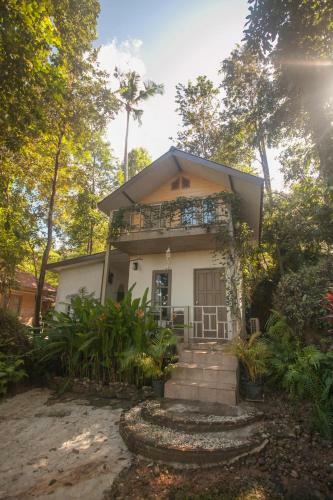 Hostal Happy Yogi Huts