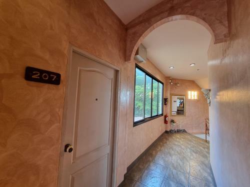 Bed & Breakfast Kireeya Villa