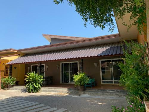 Bed & Breakfast Kireeya Villa