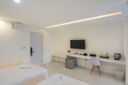 Thewhitehotel By Charoensri - Sha Extra Plus