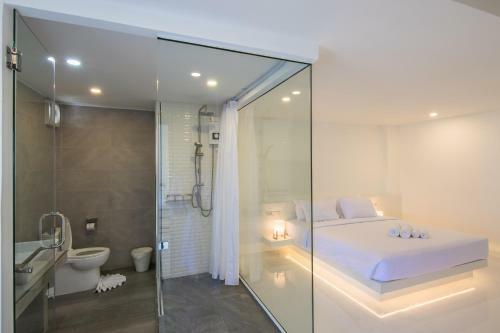 Thewhitehotel By Charoensri - Sha Extra Plus