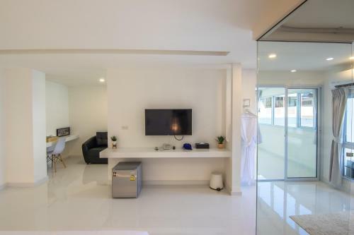 Thewhitehotel By Charoensri - Sha Extra Plus