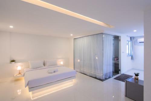 Thewhitehotel By Charoensri - Sha Extra Plus
