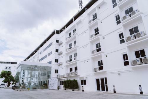 Thewhitehotel By Charoensri - Sha Extra Plus