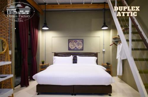 Dream Factory Hotel