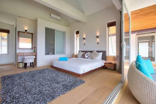 6 Bedroom Luxury Villa Moon