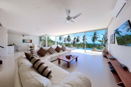 3 Bedroom Luxury Sea View Villa Zoe
