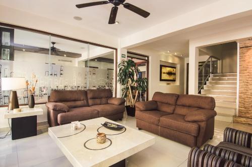 Majova Inn Hotel