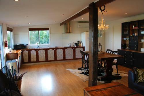 Bimbadeen - Stunning Poowong Valley View