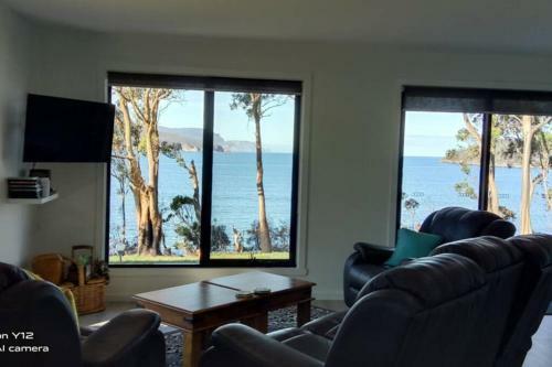 Villa The Cove... On The Rocks At Port Arthur