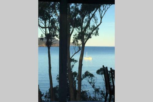 Villa The Cove... On The Rocks At Port Arthur