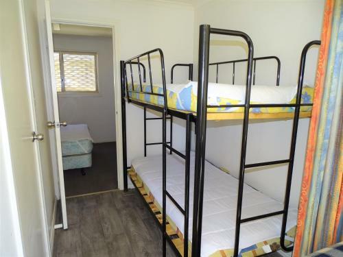 Moonta Bay Cabins - Cabin 7
