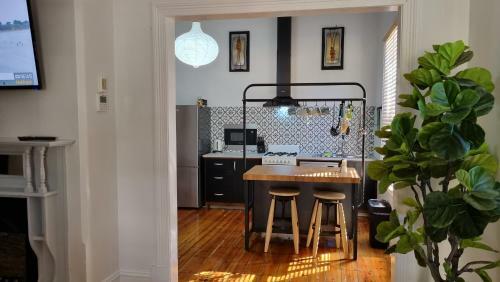 The Atrium - A Stylish Home With Up To 6 Bedrooms