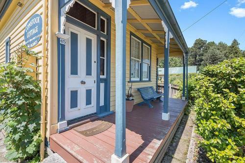 Benvenuti, To Comstock Cottage