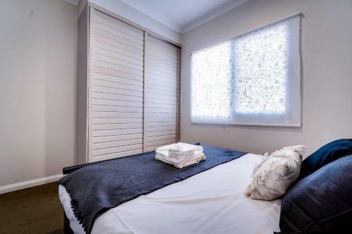 South Perth Family Gem Parking, Stroll To River