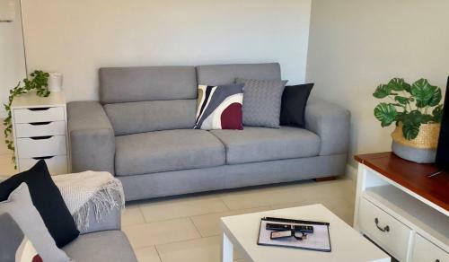 South Perth Family Gem Parking, Stroll To River