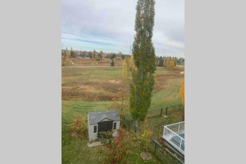 Chestermere Lake Home, 20 Min From Yyc Airport.