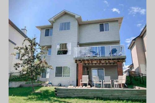 Chestermere Lake Home, 20 Min From Yyc Airport.