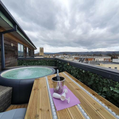 Apartamento Central Penthouse With Hot Tub & Views 24