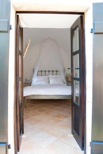 Villa Positivespace Olive Tree