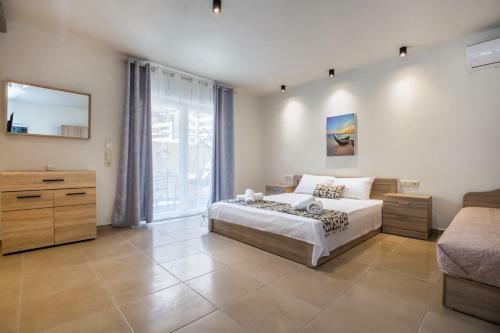 Studios & Apartments Elisabeta