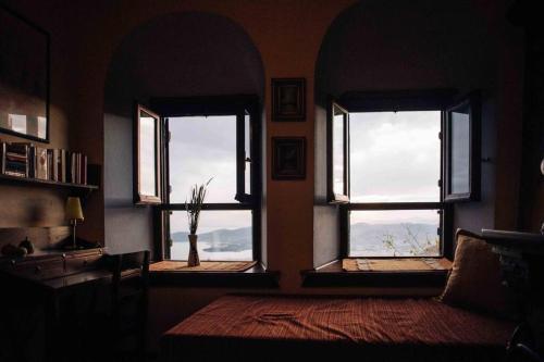 Makrinitsa Historical-traditional Renovated House