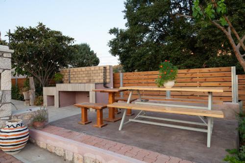 Tsoutsis Apartments