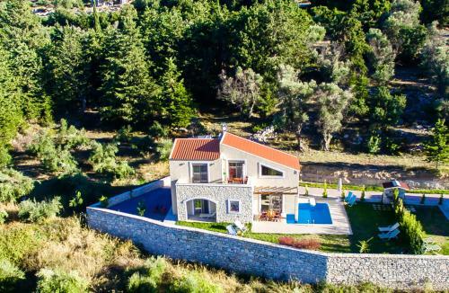 Mon Emvasia Margarites Villas