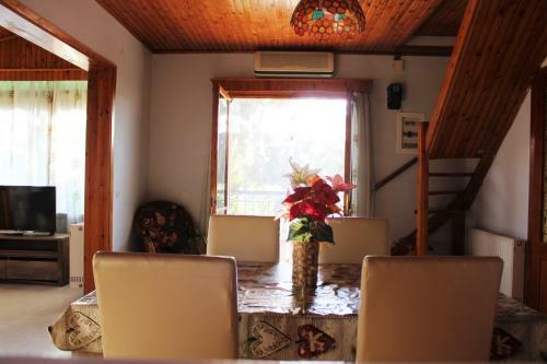 Komninos' Traditional House