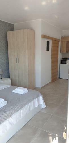 Hostal Avr Airport Deluxe Suites 6