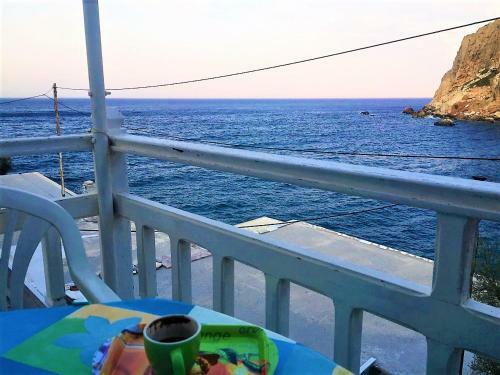 Lionas Seaside Retreat