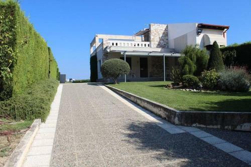 Elikon Luxury Villa