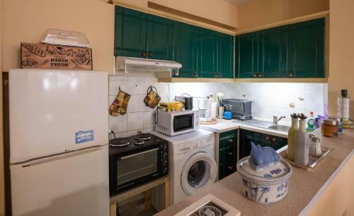 Ground Apartment In Messini