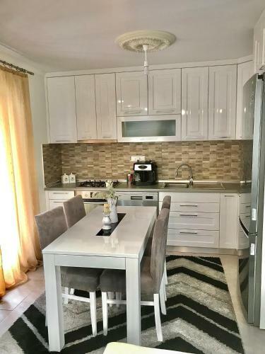 Nikos Apartament