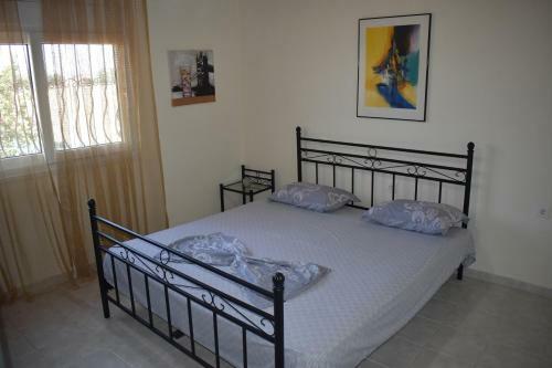 Villa , Huge Garden ,quiet House,bbq,near Beach