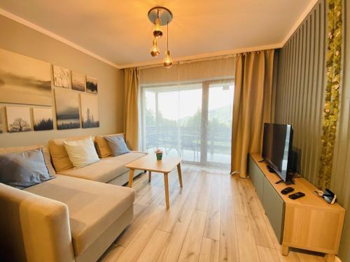 Bright Apartment With Balcony Mountain View