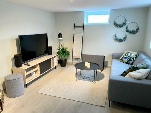 Two Bedroom Apartment Near The City Centre.