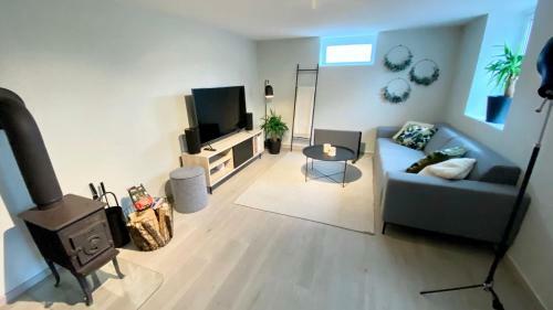 Two Bedroom Apartment Near The City Centre.